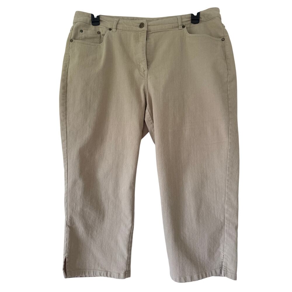 Ruby Rd. Woman 16 W Beige Capris with Bling on Rear Pockets 5 Pocket Design